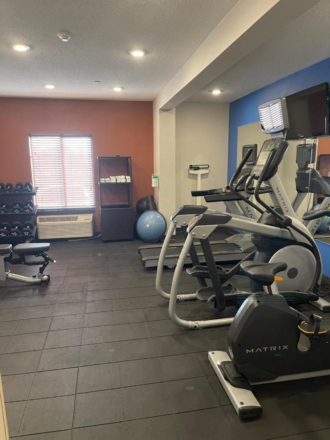 Hotel Express - Collins Road By Ihg